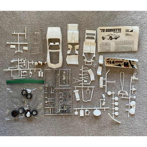 AMT ‘72 Corvette Open Roadster - Picture 7 of 13